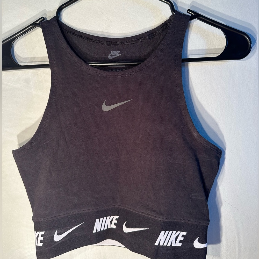 Nike Sportswear Women's Crop Top - Picture 2 of 4